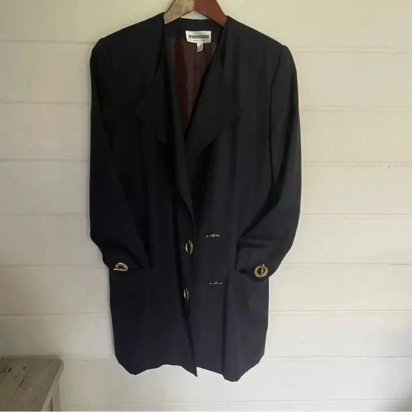 Jackets & Blazers - Vintage Italian Black Elongated Blazer with Gold tone Clasps Size 8(M)